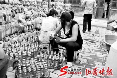 夏天了，喝啤酒您可得當心(組圖)
