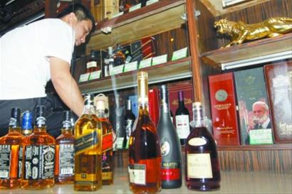 百元假洋酒夜店賣兩千 主要出現(xiàn)在KTV等娛樂場所