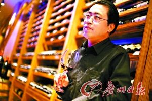 陳耀明：葡萄酒愛好者，專欄作者。