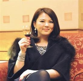 李湘來(lái)漢大聊“酒經(jīng)” 表示女人不必拒絕酒