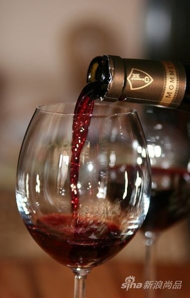 至少準(zhǔn)備多少瓶酒