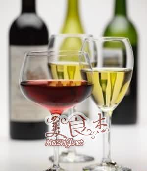 黑紅酒對(duì)于一個(gè)男人的情意(圖)