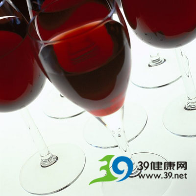 喝酒就喝葡萄酒，既有品味又養生