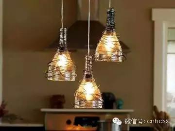 酒瓶做成的手工藝品，一定讓你后悔以前把酒瓶扔掉