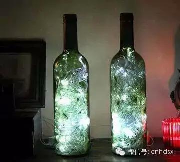 酒瓶做成的手工藝品，一定讓你后悔以前把酒瓶扔掉